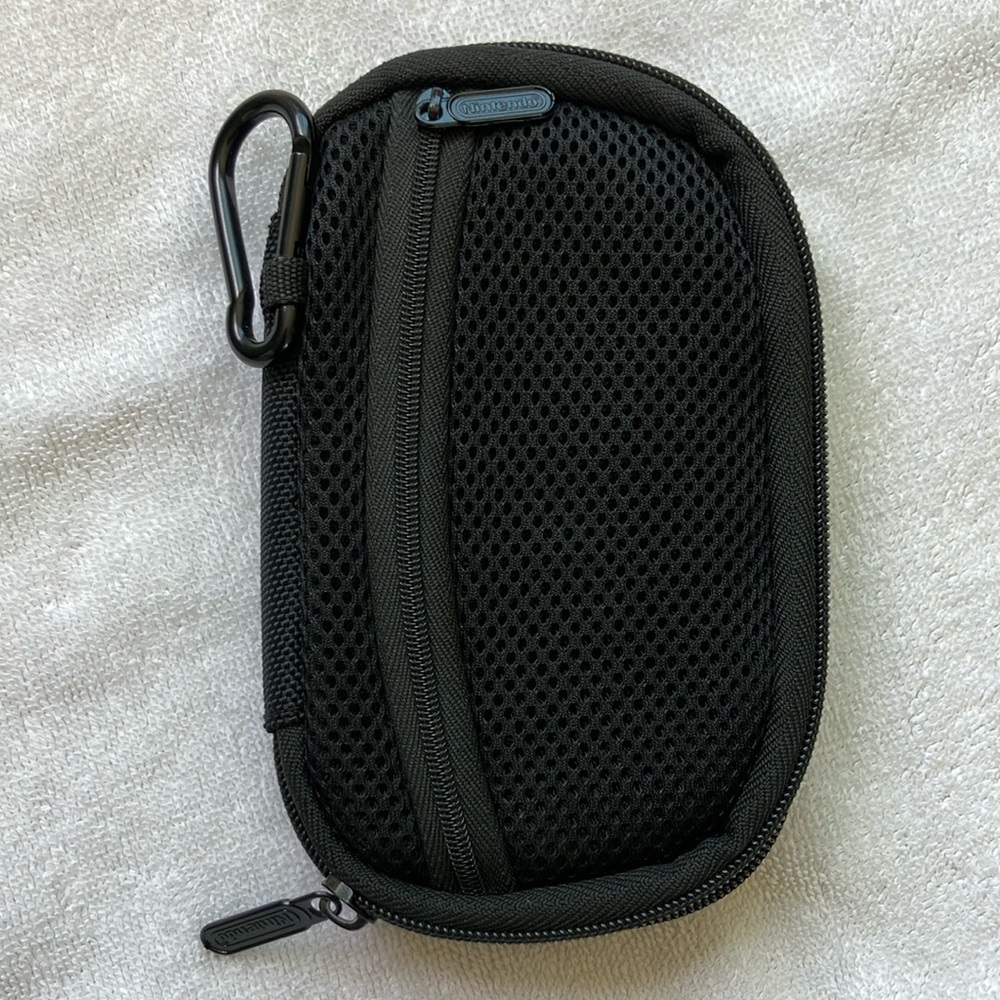 NEW 2007 Nintendo DS Black soft travel Case with Mario Design - Picture 2 of 5
